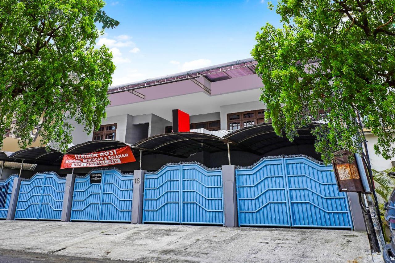 Oyo 90891 Parang Kusumo Residence Krembangan Eksteriør billede