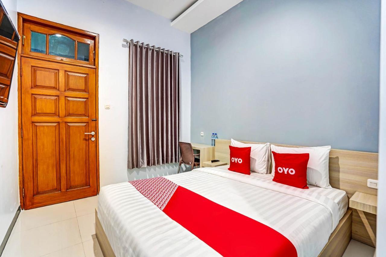 Oyo 90891 Parang Kusumo Residence Krembangan Eksteriør billede