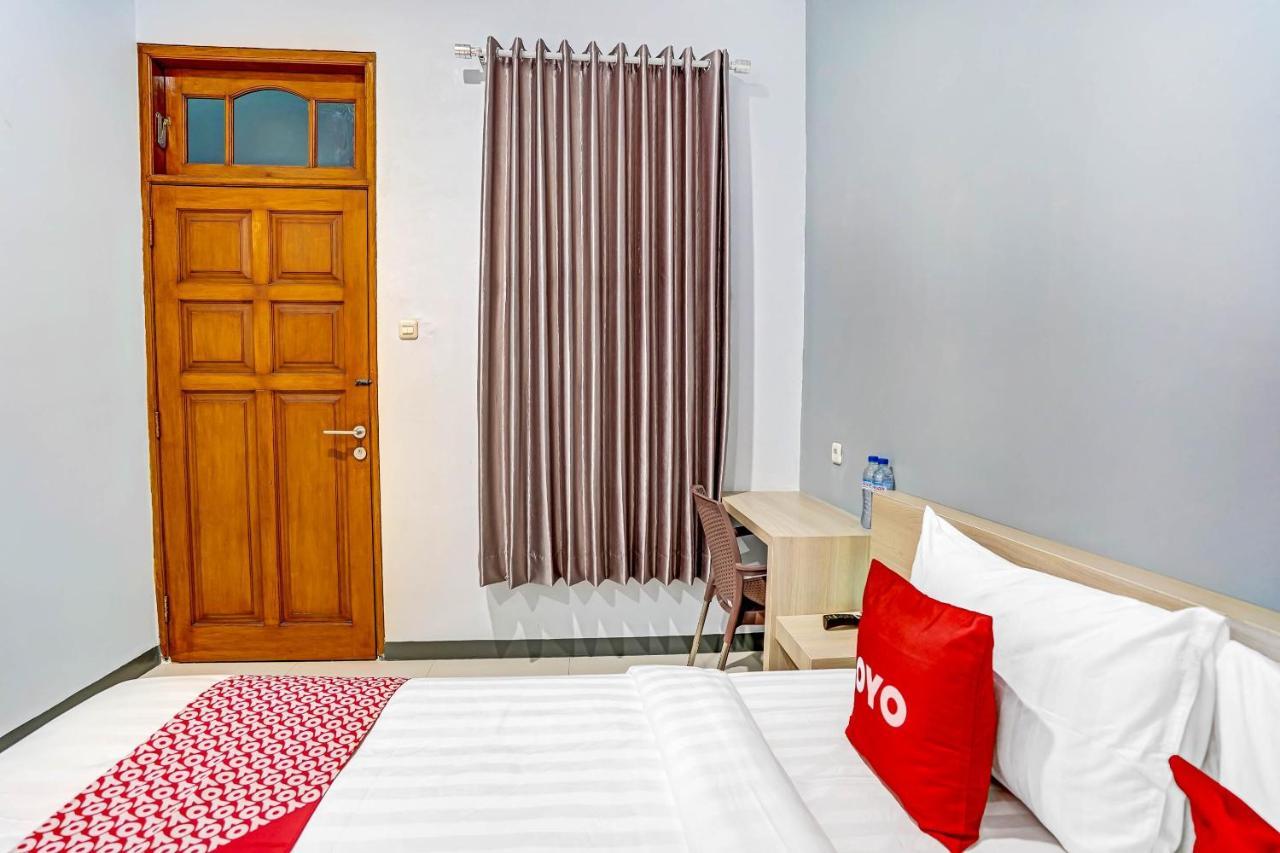 Oyo 90891 Parang Kusumo Residence Krembangan Eksteriør billede