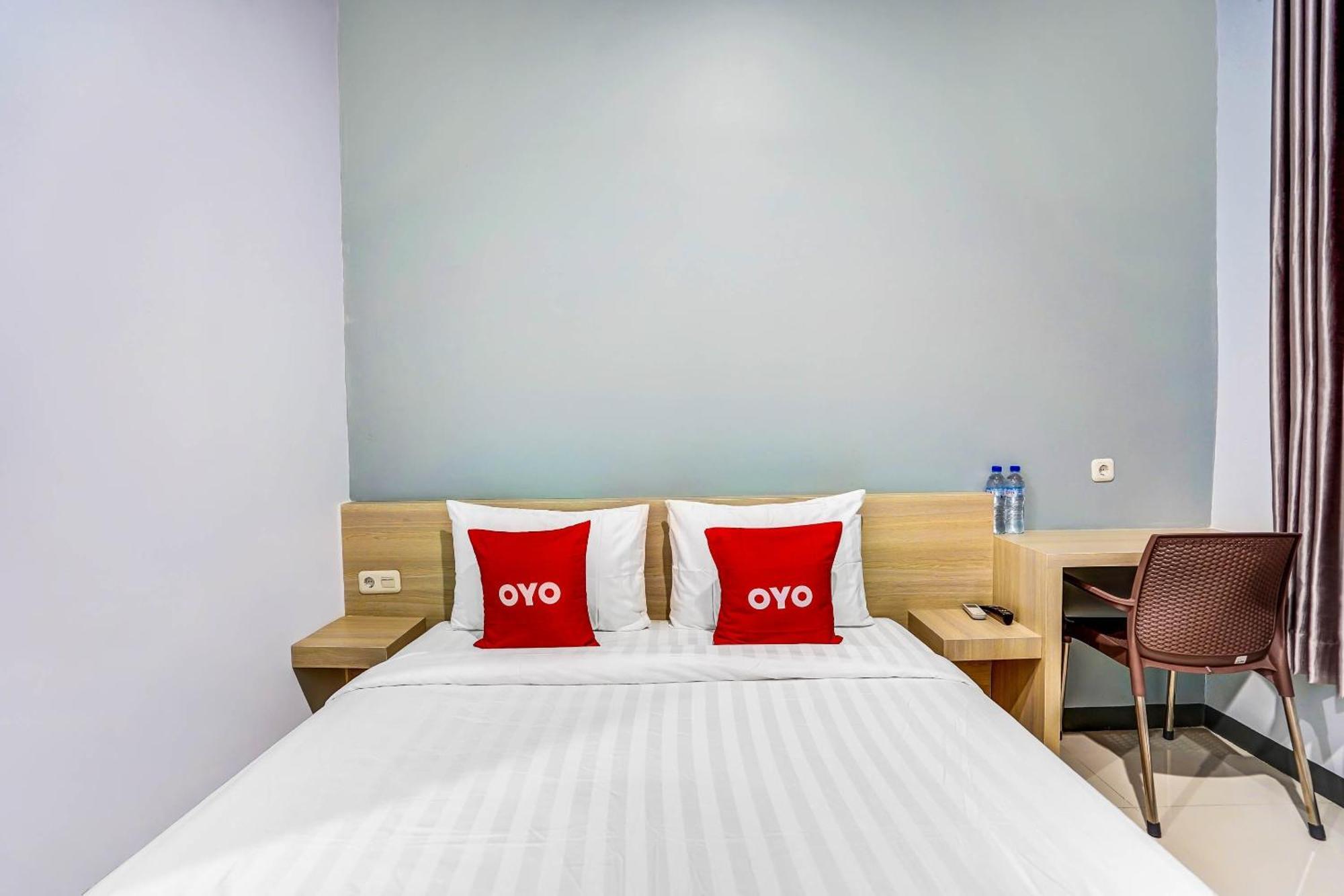 Oyo 90891 Parang Kusumo Residence Krembangan Eksteriør billede