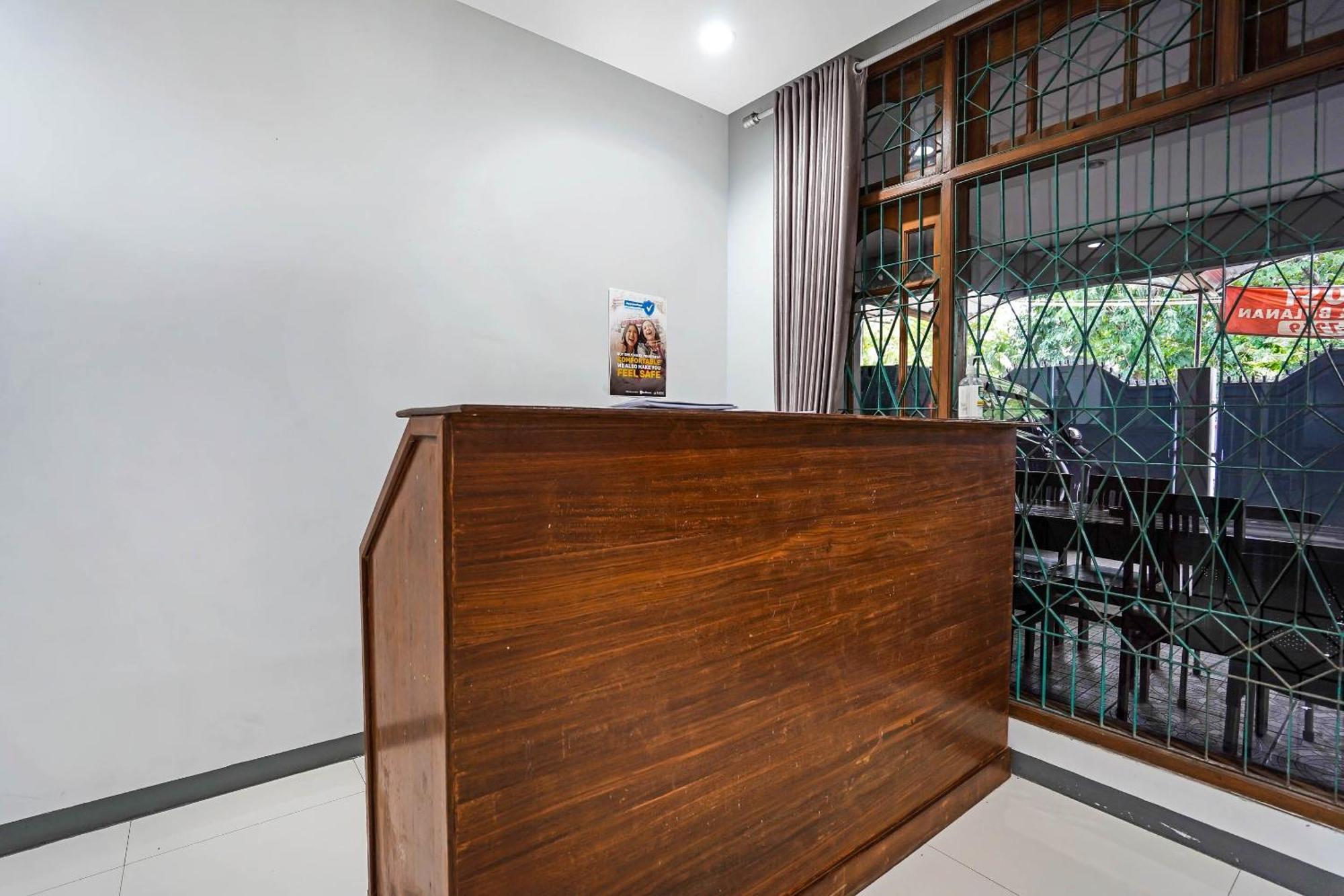 Oyo 90891 Parang Kusumo Residence Krembangan Eksteriør billede